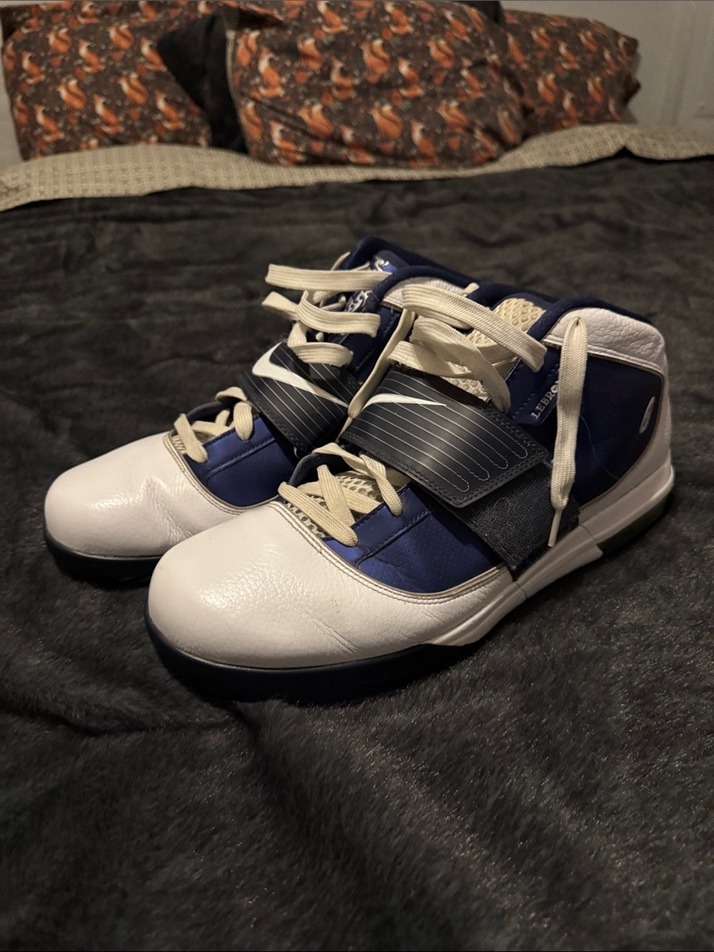 Nike LeBron soilder 4 9.5/10 due to age men’s size 14